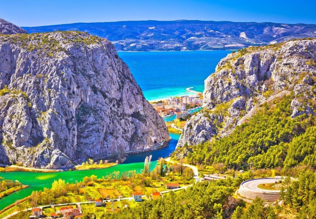 Downtown Deluxe Apartamento Omiš Exterior foto