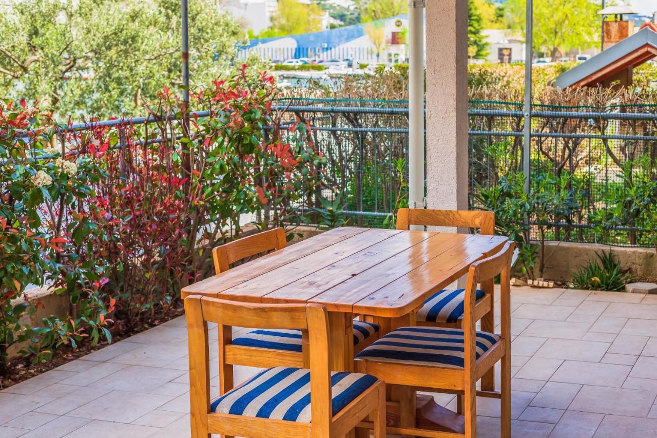 Downtown Deluxe Apartamento Omiš Exterior foto