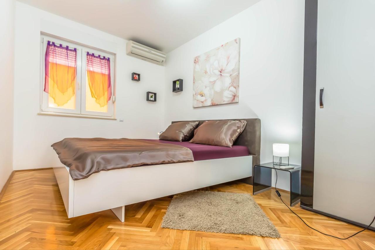 Downtown Deluxe Apartamento Omiš Exterior foto