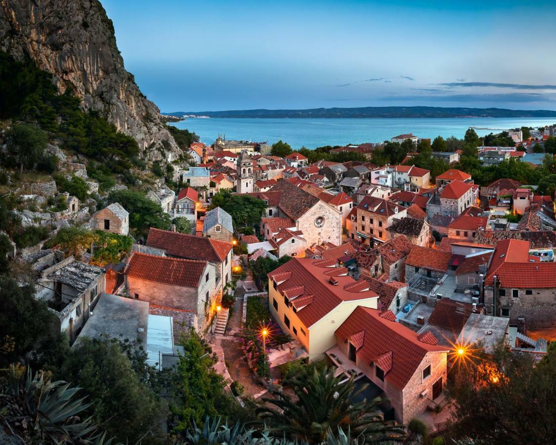 Downtown Deluxe Apartamento Omiš Exterior foto